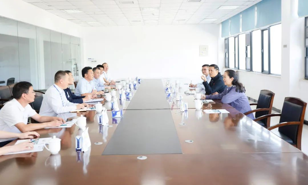 快樂過“雙節(jié)”，安全不放假｜河南農(nóng)投集團(tuán)黨委書記、董事長李曉寰一行蒞臨花花牛乳業(yè)集團(tuán)開展“雙節(jié)”安全生產(chǎn)大檢查活動(dòng)并慰問一線職工、