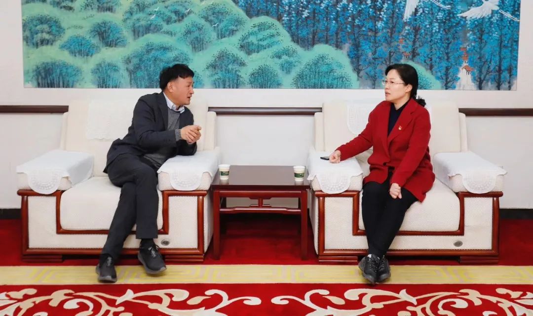 發(fā)揮產(chǎn)業(yè)優(yōu)勢 助力鄉(xiāng)村振興 | 民權縣委副書記、縣長王靜嫻會見關曉彥董事長一行