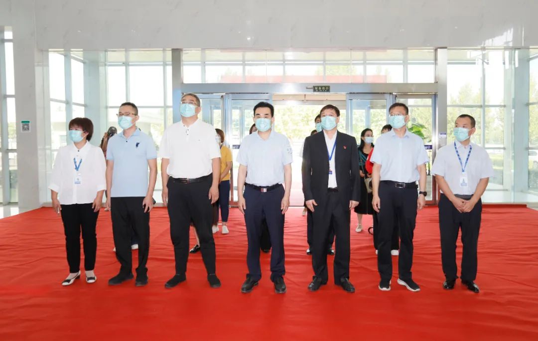 快訊 | 鄭州創(chuàng)建國(guó)家食品安全示范城市暨2022食安鄭州生產(chǎn)企業(yè)開(kāi)放日·探秘花花牛透明工廠(chǎng)活動(dòng)舉行 快訊 | 鄭州創(chuàng)建國(guó)家食品安全示范城市暨2022食安鄭州生產(chǎn)企業(yè)開(kāi)放日·探秘花花牛透明工廠(chǎng)活動(dòng)舉行