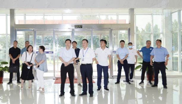 快訊|鄭州市二七區(qū)委副書(shū)記、區(qū)長(zhǎng)虎榮鑫蒞臨河南花花牛乳業(yè)集團(tuán)調(diào)研 快訊|鄭州市二七區(qū)委副書(shū)記、區(qū)長(zhǎng)虎榮鑫蒞臨河南花花牛乳業(yè)集團(tuán)調(diào)研