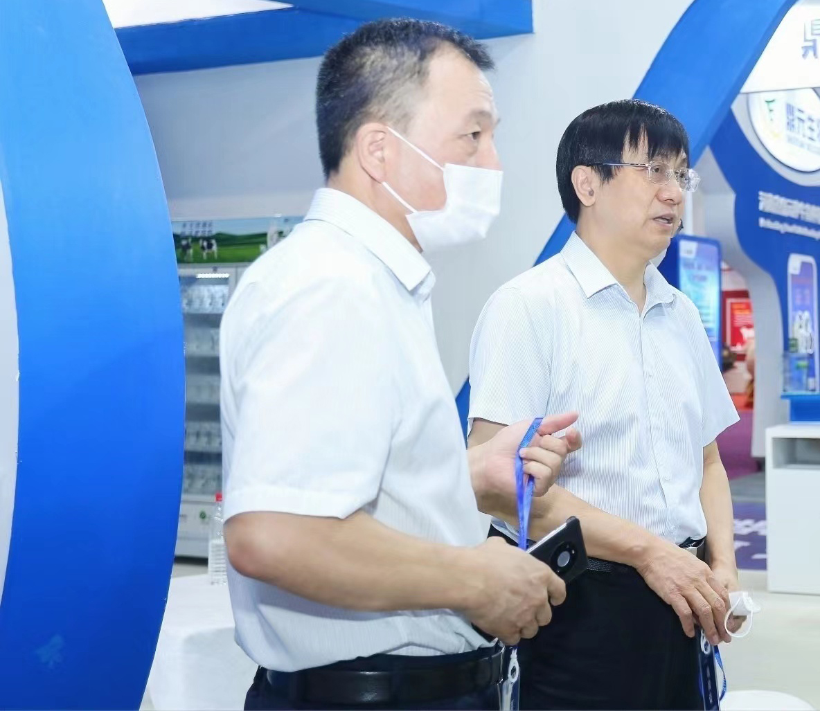 花花牛 | 第34屆中原畜牧業交易博覽會開幕河南省人民政府副省長武國定蒞臨花花牛展臺參觀 花花牛 | 第34屆中原畜牧業交易博覽會開幕河南省人民政府副省長武國定蒞臨花花牛展臺參觀