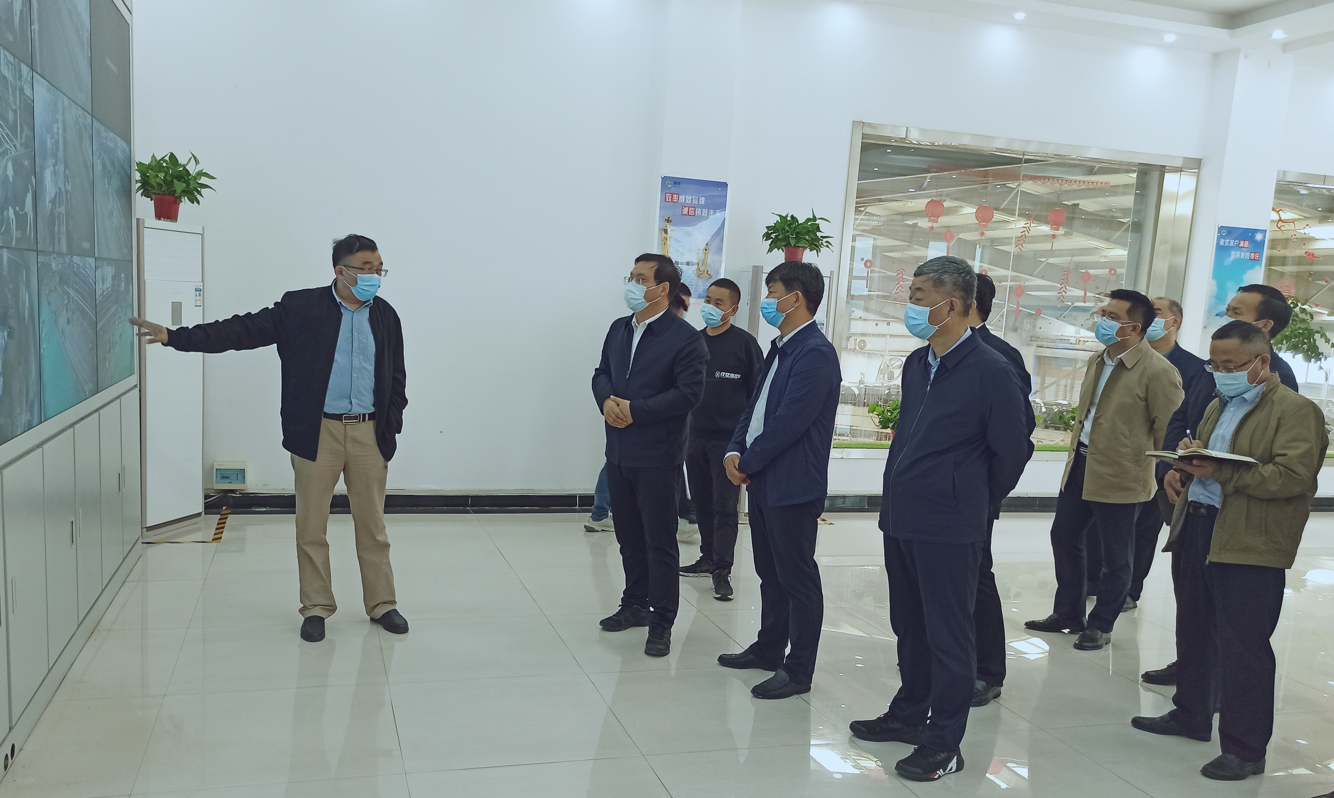 駐馬店市委副書記、市長李躍勇一行 蒞臨花花牛乳業(yè)集團(tuán)新蔡豫信瑞亞牧場調(diào)研