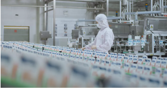 喜報 | 花花牛乳業(yè)集團(tuán)被評為河南省第二批“兩業(yè)”融合試點(diǎn)單位 喜報 | 花花牛乳業(yè)集團(tuán)被評為河南省第二批“兩業(yè)”融合試點(diǎn)單位