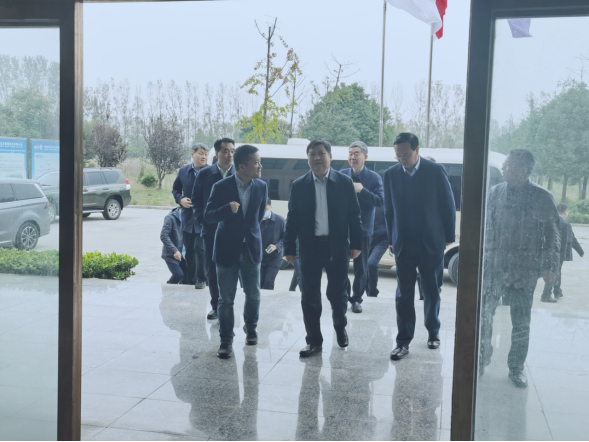 駐馬店市委書記鮑常勇一行蒞臨花花牛平輿瑞亞和新蔡瑞亞調研 駐馬店市委書記鮑常勇一行蒞臨花花牛平輿瑞亞和新蔡瑞亞調研