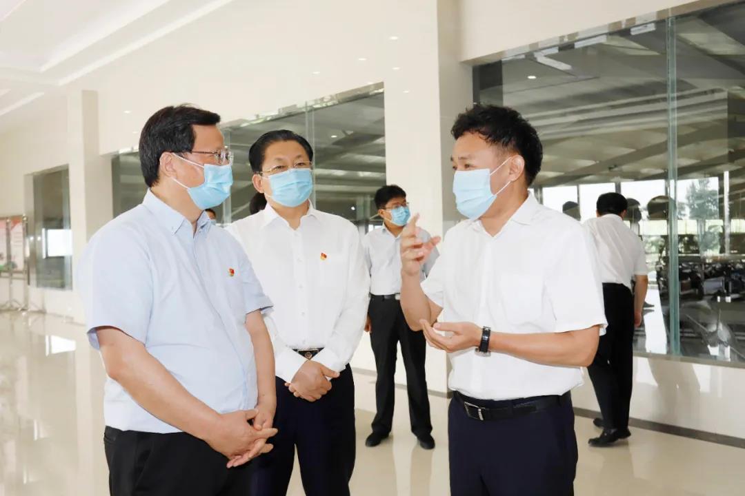 快訊 | 河南省委常委、省紀(jì)委書(shū)記、省監(jiān)委主任任正曉蒞臨花花牛乳業(yè)集團(tuán)新蔡瑞亞牧場(chǎng)調(diào)研 快訊 | 河南省委常委、省紀(jì)委書(shū)記、省監(jiān)委主任任正曉蒞臨花花牛乳業(yè)集團(tuán)新蔡瑞亞牧場(chǎng)調(diào)研