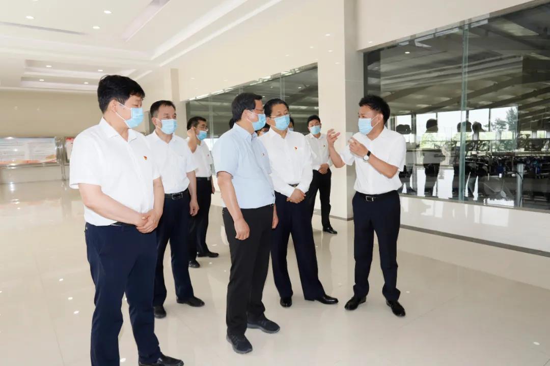 快訊 | 河南省委常委、省紀(jì)委書(shū)記、省監(jiān)委主任任正曉蒞臨花花牛乳業(yè)集團(tuán)新蔡瑞亞牧場(chǎng)調(diào)研 快訊 | 河南省委常委、省紀(jì)委書(shū)記、省監(jiān)委主任任正曉蒞臨花花牛乳業(yè)集團(tuán)新蔡瑞亞牧場(chǎng)調(diào)研