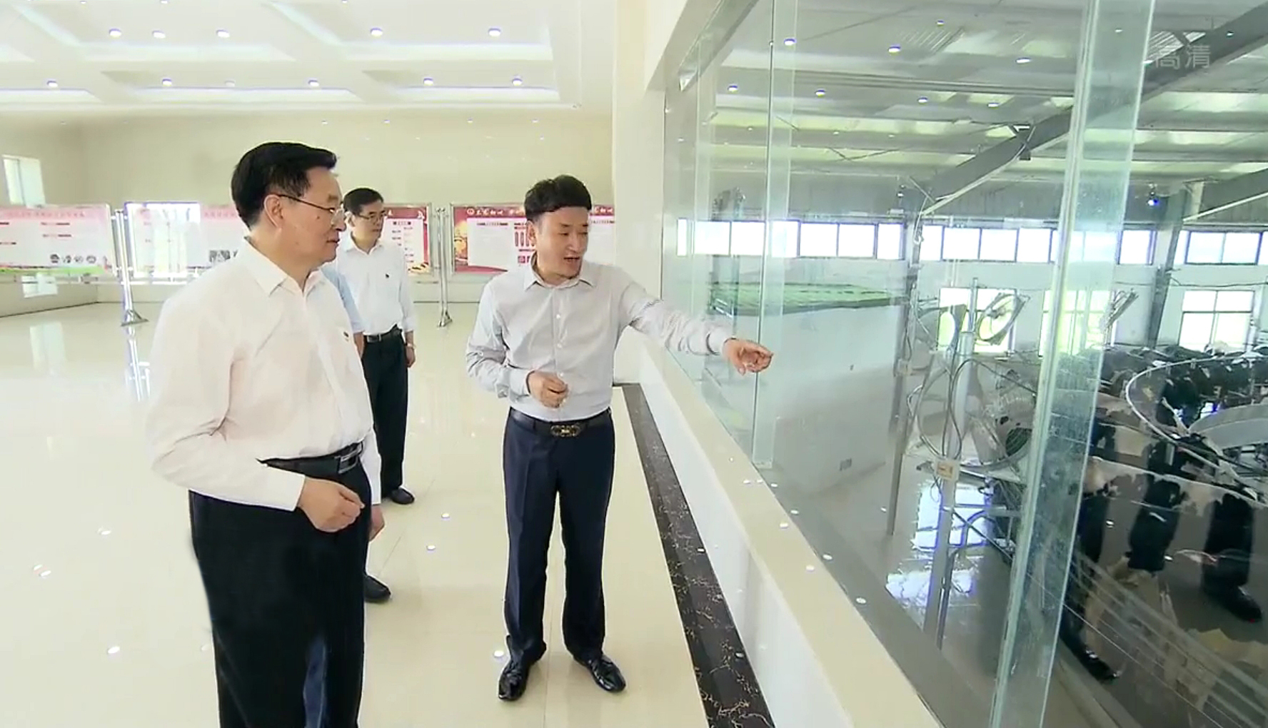 省委書(shū)記王國(guó)生到河南花花牛乳業(yè)集團(tuán)·新蔡瑞亞牧業(yè)有限公司調(diào)研 省委書(shū)記王國(guó)生到河南花花牛乳業(yè)集團(tuán)·新蔡瑞亞牧業(yè)有限公司調(diào)研