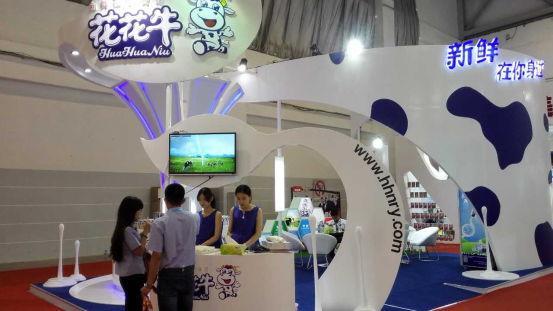 花花牛牛氣沖天!農(nóng)業(yè)部長(zhǎng)品嘗“領(lǐng)暢”點(diǎn)贊,又獲國(guó)際奶業(yè)平臺(tái)青睞 花花牛牛氣沖天!農(nóng)業(yè)部長(zhǎng)品嘗“領(lǐng)暢”點(diǎn)贊,又獲國(guó)際奶業(yè)平臺(tái)青睞