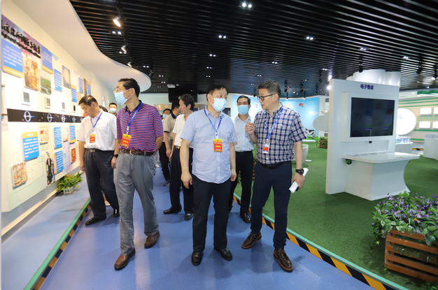 快訊|鄭州市人大代表蒞臨河南花花牛乳業(yè)集團(tuán)參觀調(diào)研 快訊|鄭州市人大代表蒞臨河南花花牛乳業(yè)集團(tuán)參觀調(diào)研