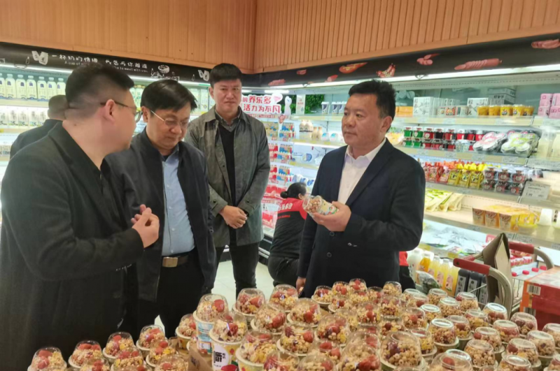 走訪調研拓市場 凝心聚力謀發展--花花牛乳業集團黨委書記、董事長唐洪峰一行走訪銷售終端