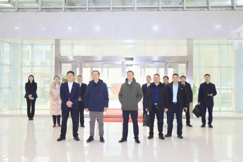 省政府國資委黨委書記、主任李濤一行到花花牛乳業集團調研